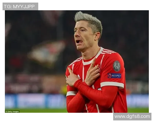 莱万重返安联球场遭拜仁球迷嘘声四起质疑其忘恩负义行为