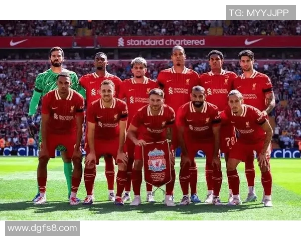 英超激战利物浦主场迎战莱切城争夺三分荣耀之战