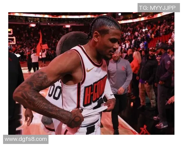 火箭与雷霆季后赛第四场激战回顾关键时刻与球员表现分析