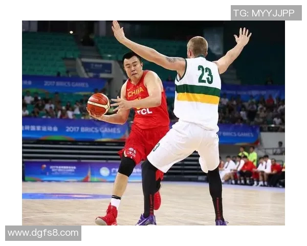 姚明15岁时与德国队的激烈对抗与成长历程回顾