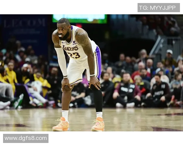 2012年NBA季后赛詹姆斯与凯尔特人激战回顾与精彩瞬间分析