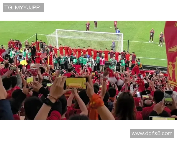 国足迎战韩国赛前奏响国歌激励士气展现团结精神 国足迎战韩国赛前奏响国歌激励士气展现团结精神